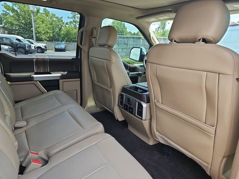 Used 2018 Ford F150 Lariat w/ Equipment Group 502A Luxury AWD/4WD image 11
