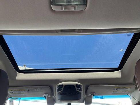 Used 2022 Subaru Outback Touring image 17