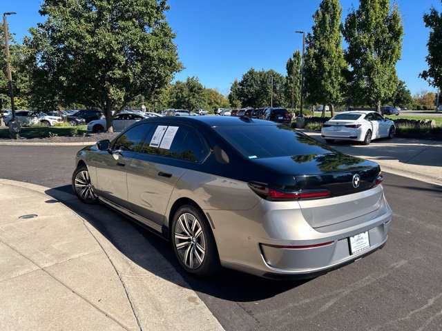 Used 2023 BMW i7 xDrive60 AWD/4WD image 5