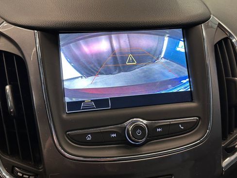Used 2019 Chevrolet Cruze LT w/ Convenience Package FWD image 14