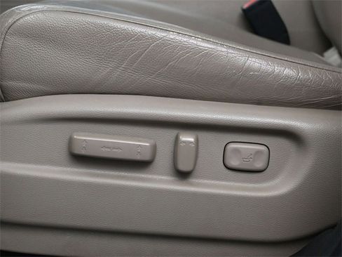 Used 2016 Honda Pilot Touring image 11