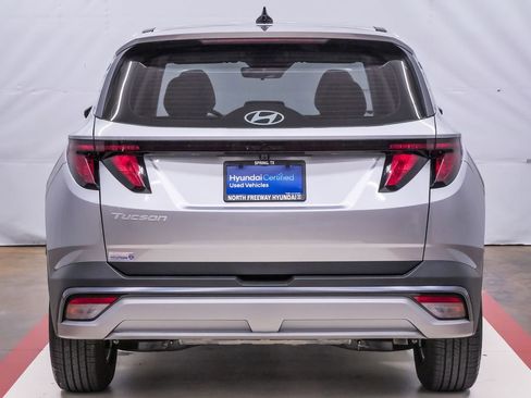 Certified 2026 Hyundai Tucson SE image 7