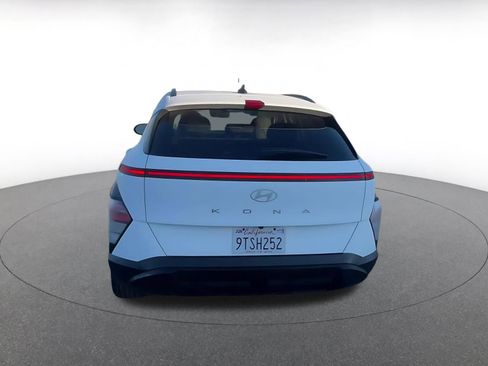 Used 2025 Hyundai Kona SEL image 12
