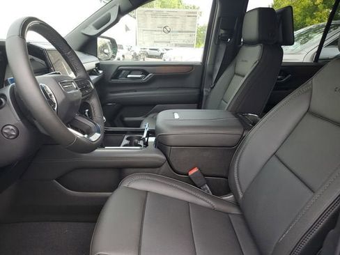 New 2026 GMC Yukon Denali w/ Denali Reserve Package AWD/4WD image 19