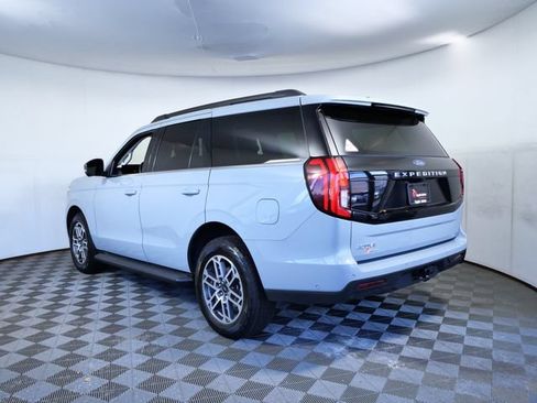 Certified 2025 Ford Expedition Active AWD/4WD image 4