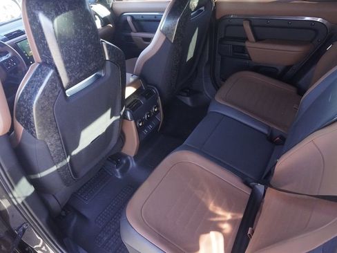 New 2026 Land Rover Defender 110 OCTA image 30