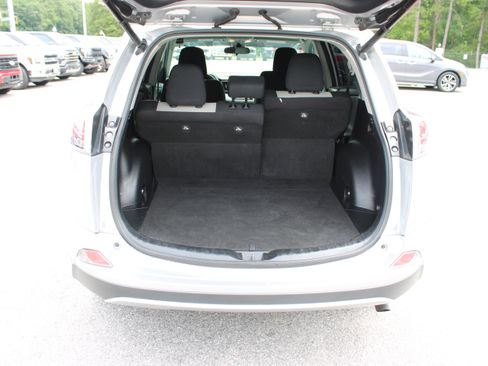 Used 2017 Toyota RAV4 XLE FWD image 13