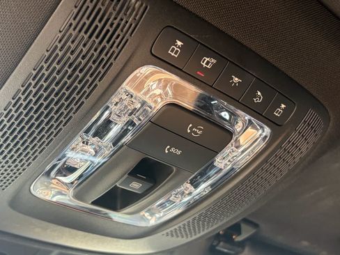Used 2022 Mercedes-Benz GLB 250 image 16