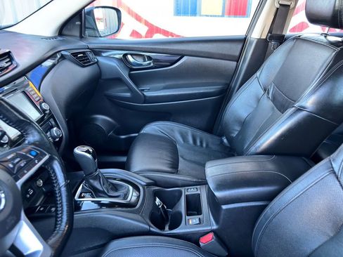 Used 2022 Nissan Rogue Sport SL w/ Premium Package image 14