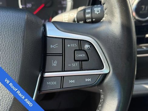 Used 2022 Toyota Highlander LE AWD/4WD image 22