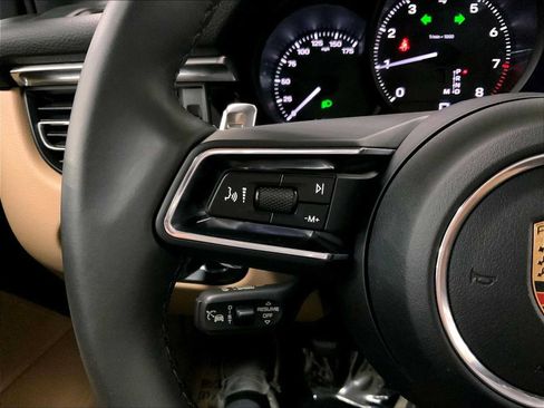 Certified 2023 Porsche Macan AWD/4WD image 27