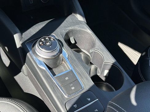 Used 2020 Ford Escape Titanium image 16