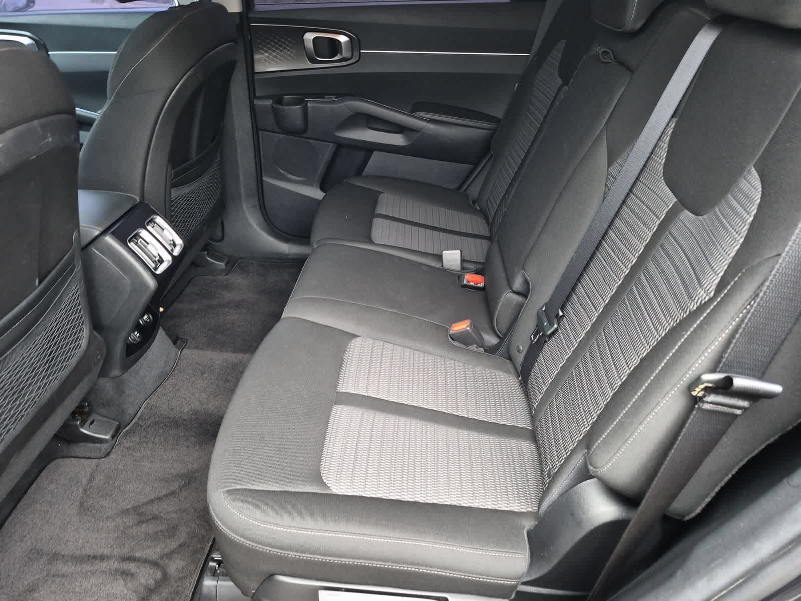 Used 2023 Kia Sorento LX AWD/4WD image 19