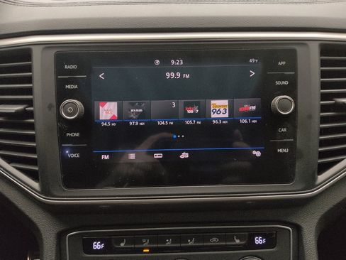 Used 2020 Volkswagen Atlas Cross Sport SE w/ Panoramic Sunroof Package image 25