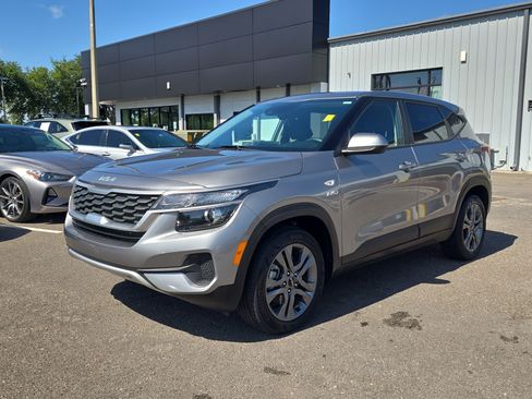 Certified 2023 Kia Seltos LX AWD/4WD image 4