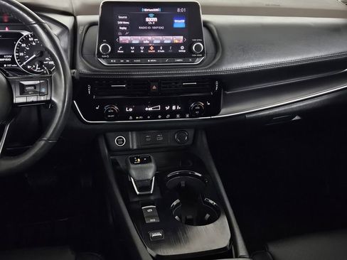 Used 2022 Nissan Rogue SV w/ SV Premium Package image 9