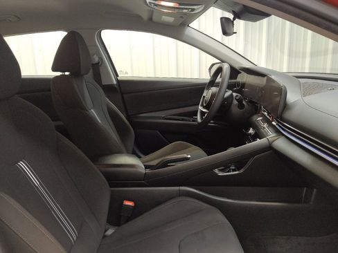 Used 2024 Hyundai Elantra SEL FWD image 21