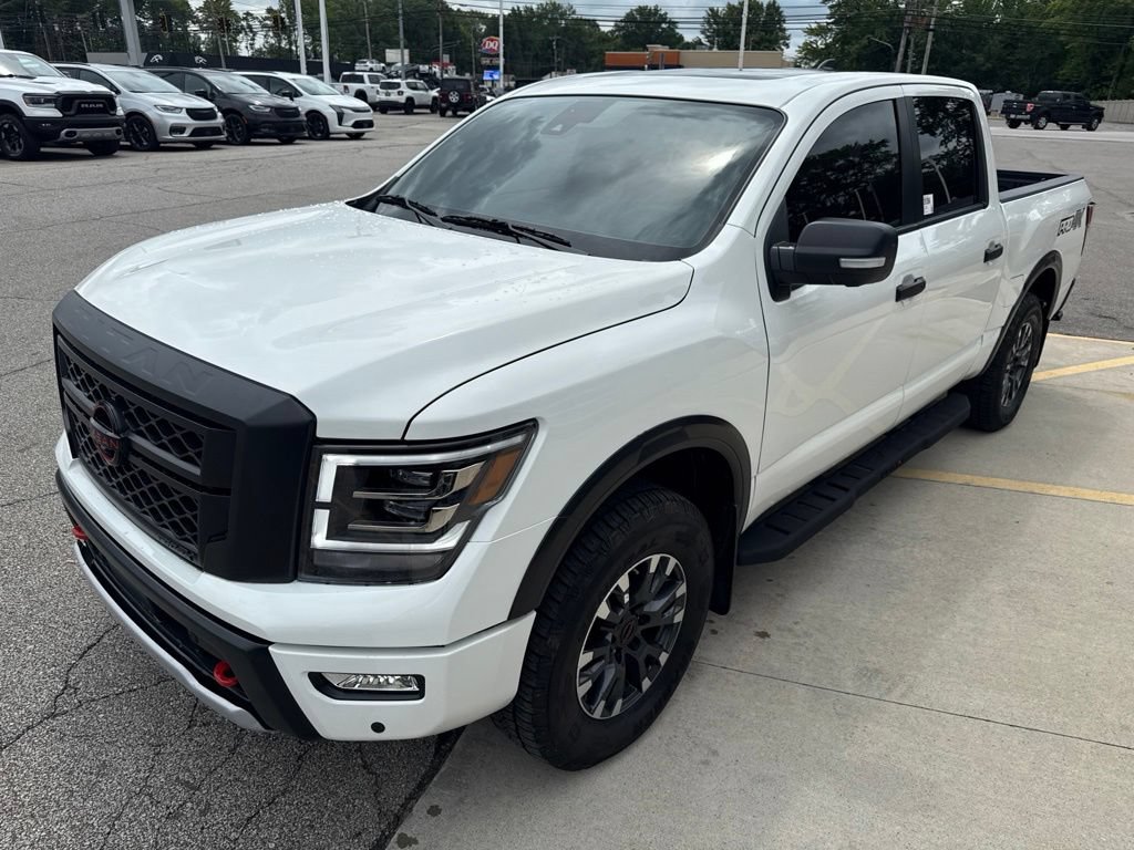 Used 2024 Nissan Titan PRO-4X w/ Pro-4x Convenience Package AWD/4WD image 10