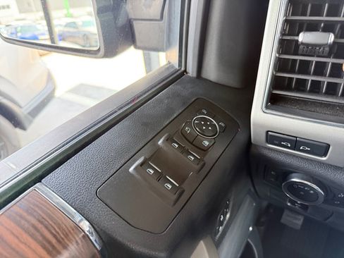 Used 2017 Ford F150 Lariat RWD image 23