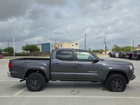 Used 2023 Toyota Tacoma SR5 AWD/4WD image 2
