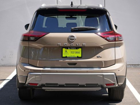 Used 2024 Nissan Rogue SL FWD image 47