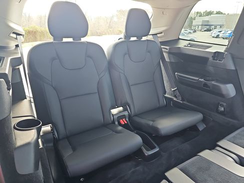 Used 2024 Volvo XC90 B6 Plus w/ Protection Package Premier image 12