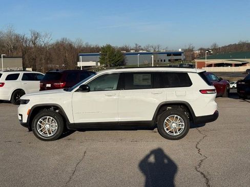 New 2026 Jeep Grand Cherokee L Laredo AWD/4WD image 2