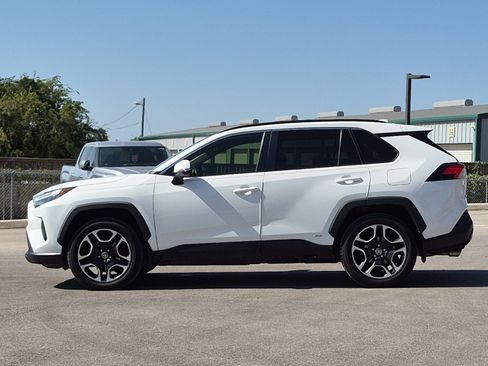 Certified 2022 Toyota RAV4 XLE w/ Convenience Package AWD/4WD image 2