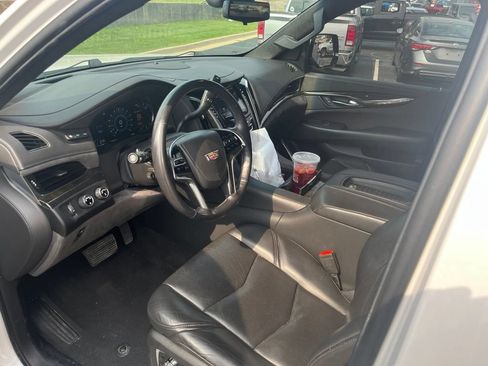 Used 2019 Cadillac Escalade ESV Platinum AWD/4WD image 24