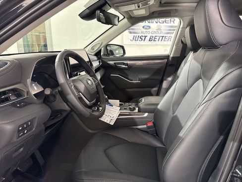 New 2026 Toyota Highlander Limited image 20