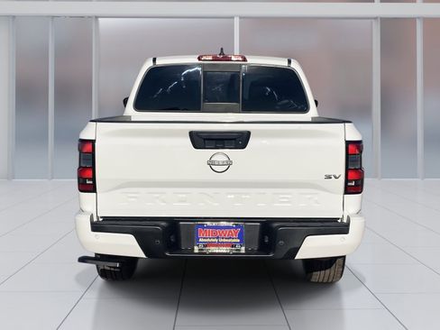 Used 2022 Nissan Frontier SV w/ Technology Package image 2