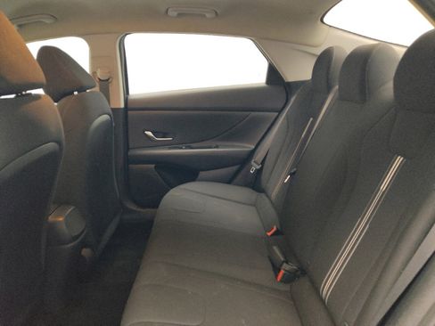 Used 2021 Hyundai Elantra SEL image 18