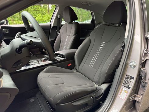 Certified 2024 Hyundai Elantra SEL FWD image 13