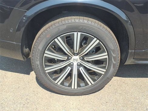 Used 2024 Volvo XC90 B5 Plus image 12