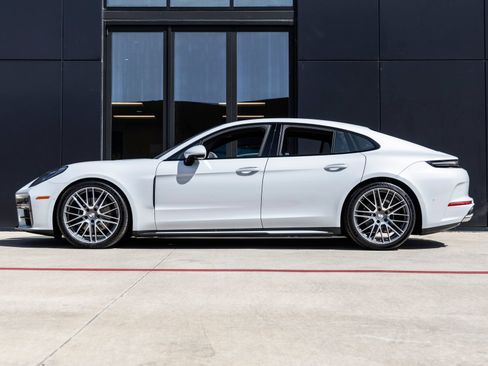 Certified 2025 Porsche Panamera 4 AWD/4WD image 2
