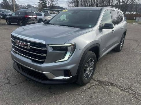 Used 2025 GMC Acadia Elevation image 1