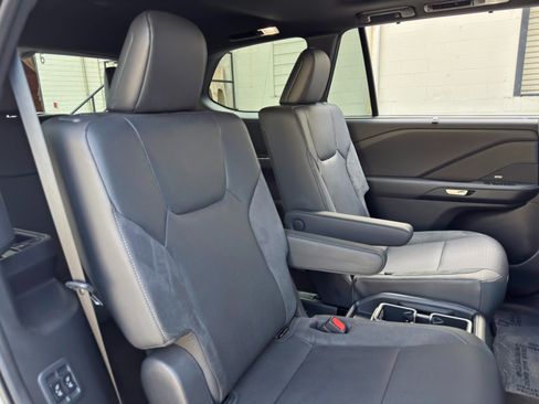 Used 2024 Lexus TX 500h AWD w/ Technology Package image 39