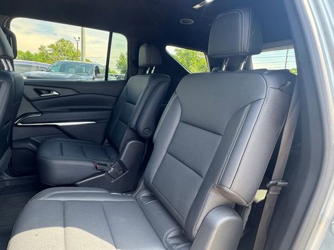 Used 2026 Chevrolet Traverse LT w/ Driver Confidence Package FWD image 12