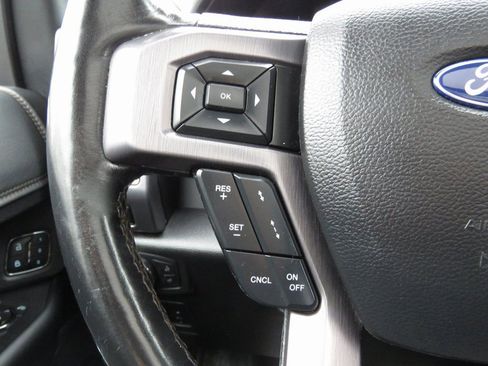 Used 2019 Ford Expedition Platinum image 24