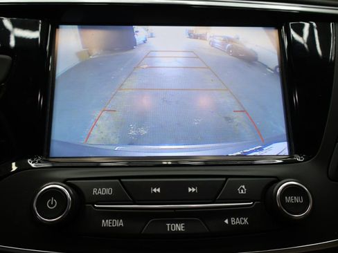 Used 2019 Buick Envision Essence FWD image 25