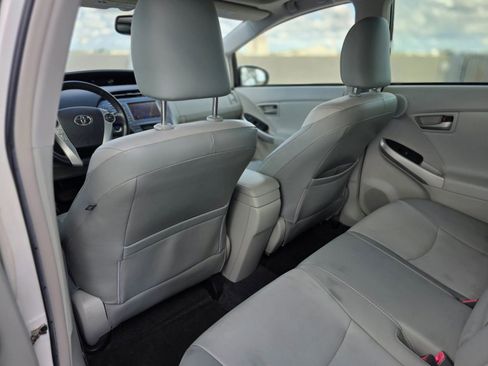 Used 2013 Toyota Prius Four image 18