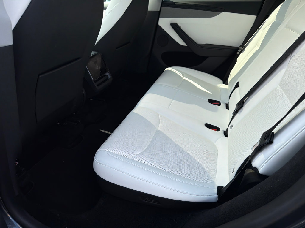 Used 2026 Tesla Model Y Long Range AWD/4WD image 25