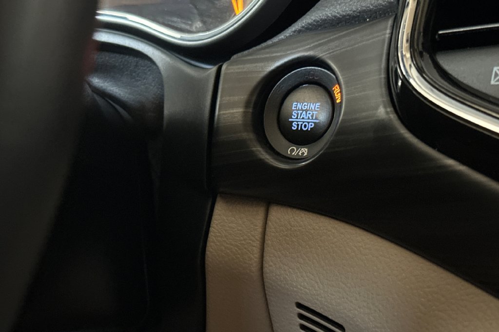 Used 2022 Jeep Grand Cherokee Laredo E RWD image 23