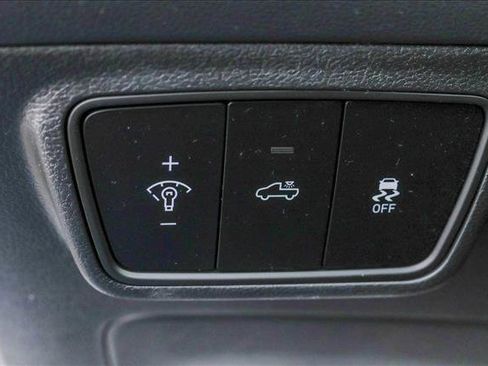 Certified 2024 Hyundai Santa Cruz Limited image 13