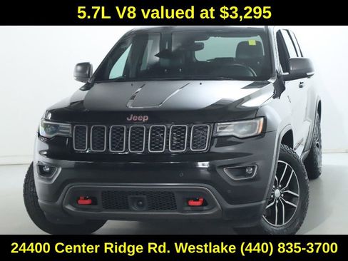 Used 2017 Jeep Grand Cherokee Trailhawk w/ Trailhawk Luxury Group AWD/4WD image 3
