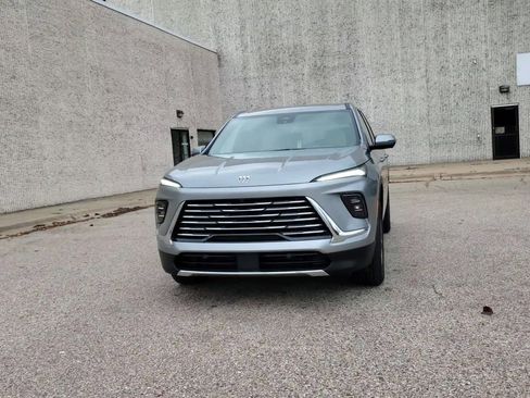 New 2025 Buick Enclave Preferred image 38