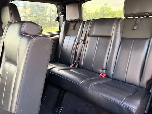 Used 2015 Ford Expedition XLT w/ Equipment Group 202A RWD image 18