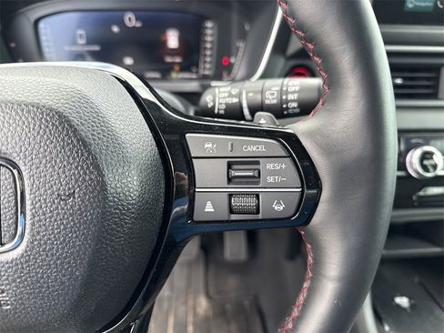 Used 2025 Honda Pilot Black Edition image 19