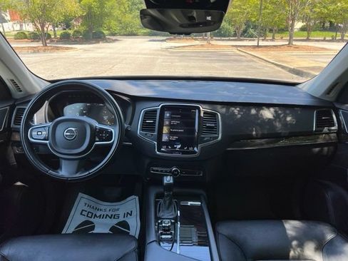 Used 2018 Volvo XC90 T6 Momentum w/ Momentum Plus Package AWD/4WD image 28