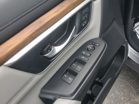 Used 2019 Honda CR-V Touring image 25